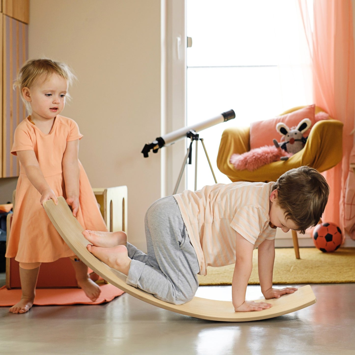 Kids Wooden Balance Board for Children, Wobble Board for 3-8 Years Old
